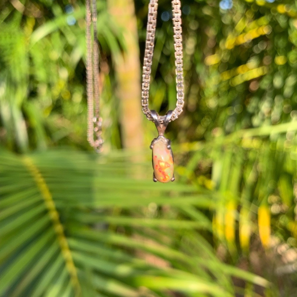 1 carat opal pendant
